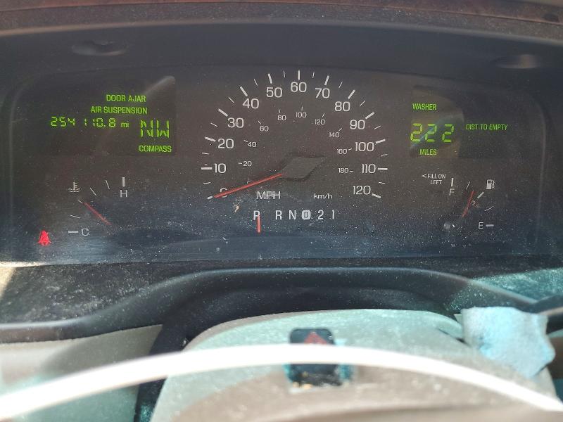 Продаж на аукціоні авто 1999 Lincoln Town Car, vin: 1LNHM82W8XY675402, номер лоту: 61745696