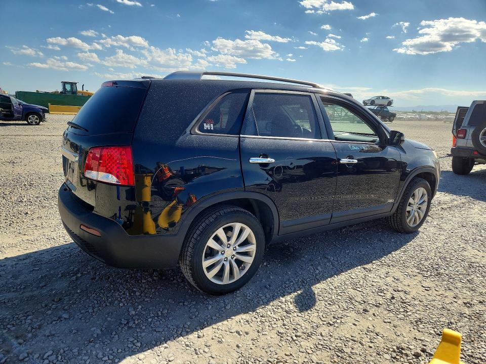 2011 Kia Sorento მანქანა იყიდება აუქციონზე, vin: 5XYKTDA27BG050818, აუქციონის ნომერი: 60994136