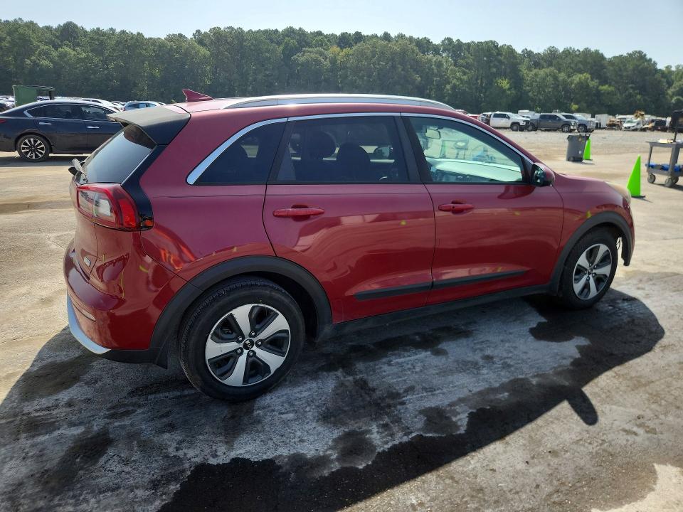 61794806 :رقم المزاد ، KNDCB3LC9H5050005 vin ، 2017 Kia Niro مزاد بيع