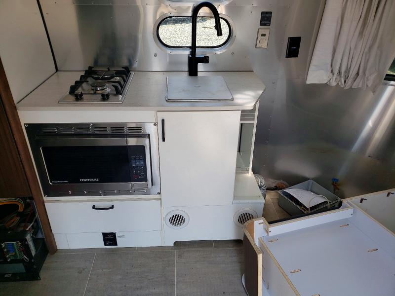 2020 Airstream Bambi / Caravel მანქანა იყიდება აუქციონზე, vin: 1STCMAA13LJ550033, აუქციონის ნომერი: 61763706