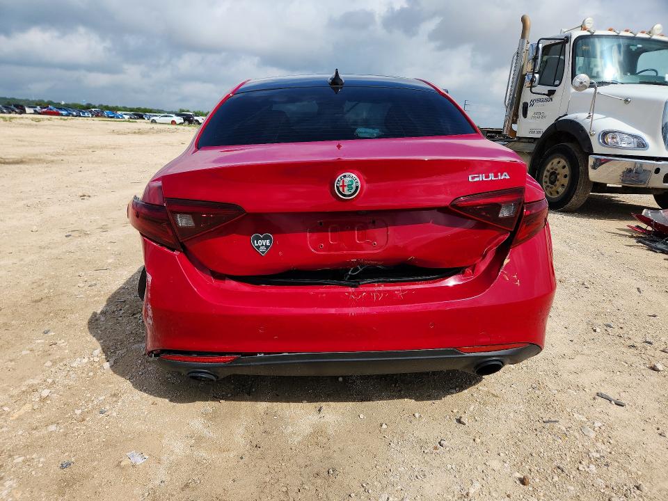 Продаж на аукціоні авто 2023 Alfa Romeo Giulia, vin: ZARFAMAN1P7670527, номер лоту: 61976666
