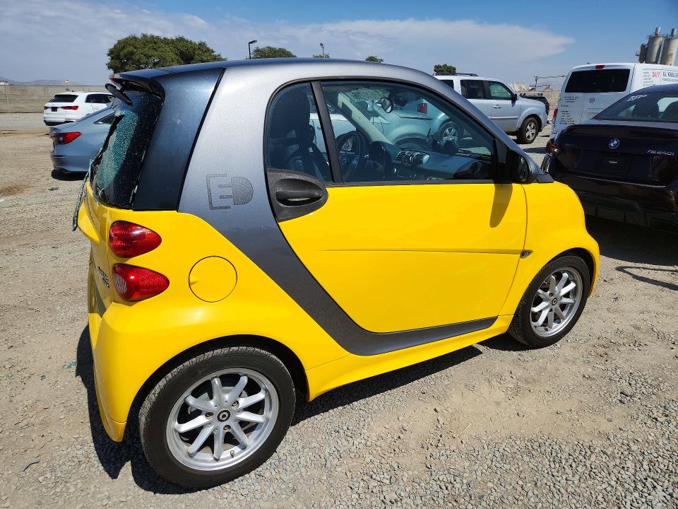 Продаж на аукціоні авто 2015 Smart Fortwo, vin: WMEEJ9AA3FK828900, номер лоту: 61610716