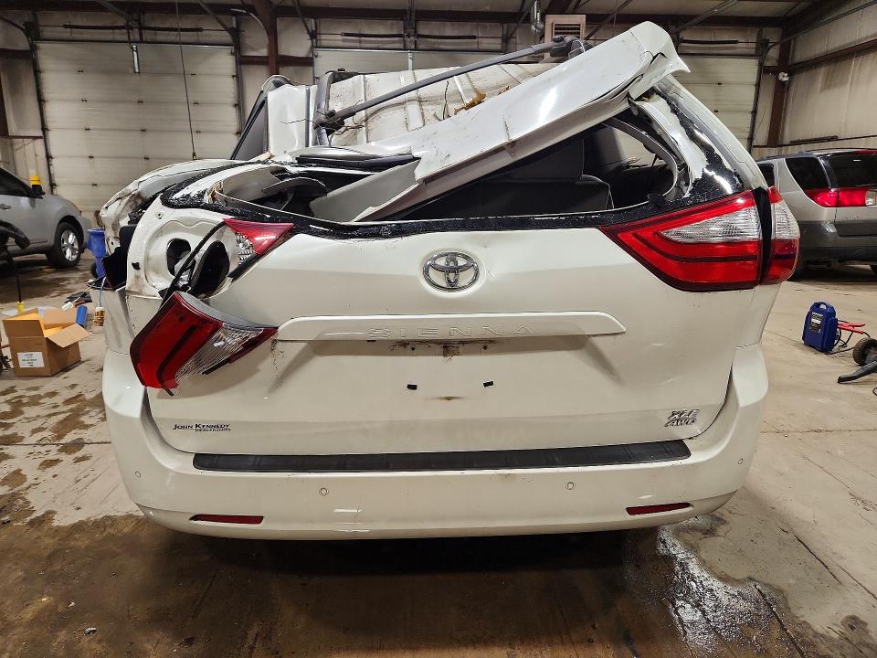 2018 Toyota Sienna მანქანა იყიდება აუქციონზე, vin: 5TDDZ3DC1JS194968, აუქციონის ნომერი: 60919476