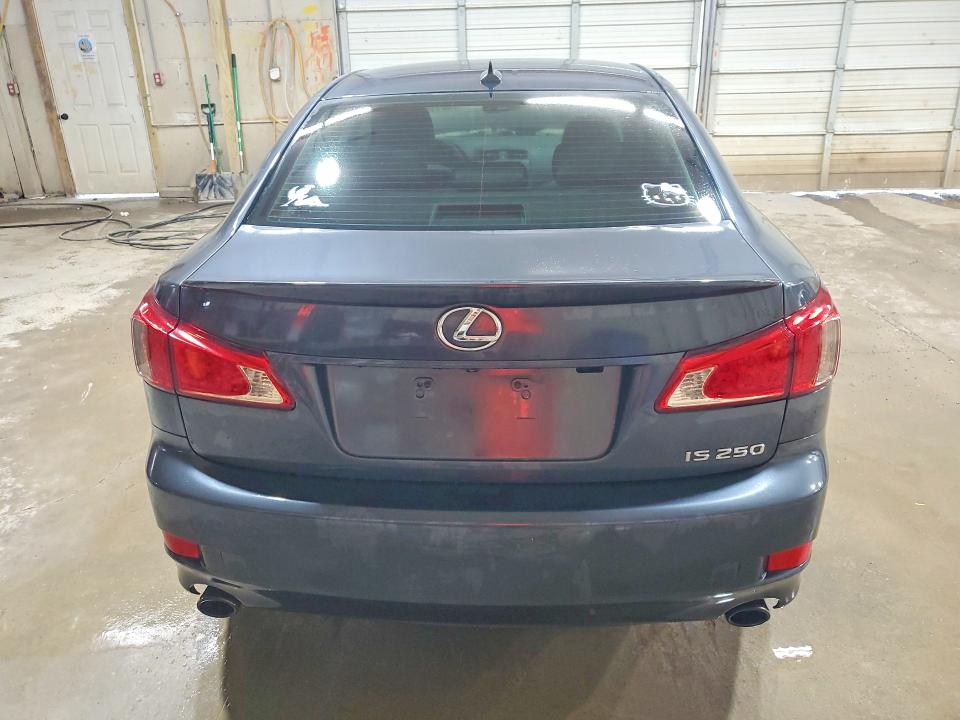 62115716 :رقم المزاد ، JTHBF5C29B5149870 vin ، 2011 Lexus Is مزاد بيع