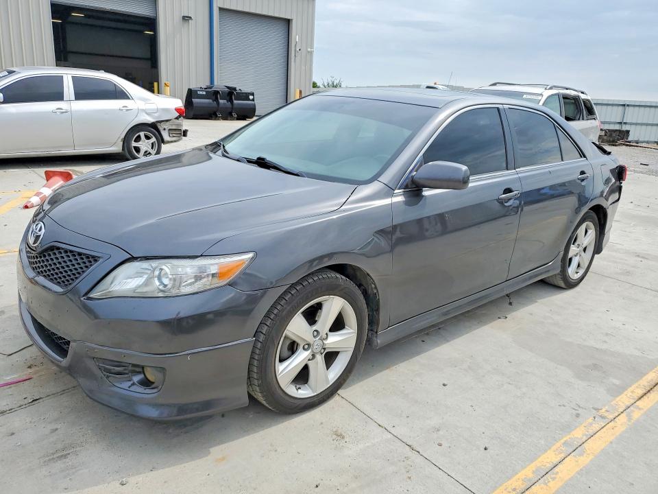 61952426 :رقم المزاد ، 4T1BF3EK3BU662004 vin ، 2011 Toyota Camry مزاد بيع