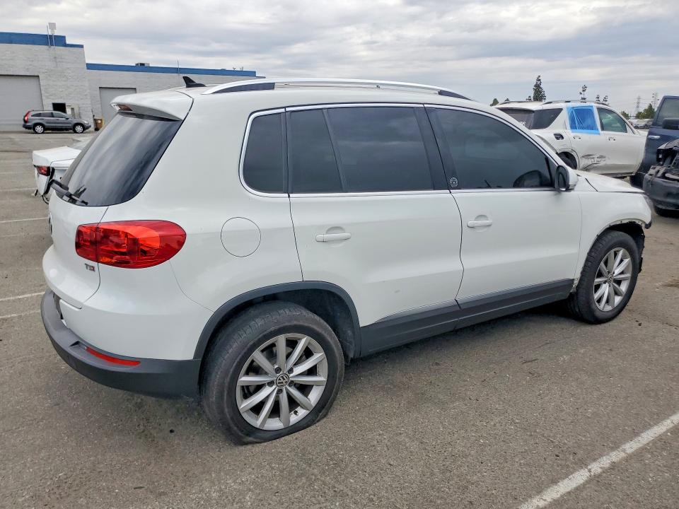 Продаж на аукціоні авто 2017 Volkswagen Tiguan, vin: WVGRV7AXXHK012083, номер лоту: 60714316