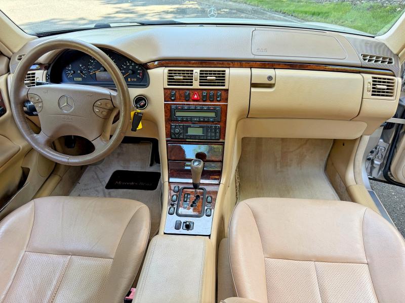 2000 Mercedes-benz E მანქანა იყიდება აუქციონზე, vin: WDBJF70J7YB018627, აუქციონის ნომერი: 61616056