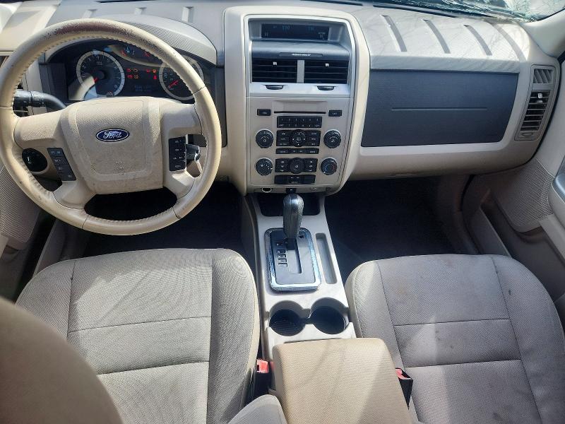 2010 Ford Escape მანქანა იყიდება აუქციონზე, vin: 1FMCU0DG2AKC42685, აუქციონის ნომერი: 60990216