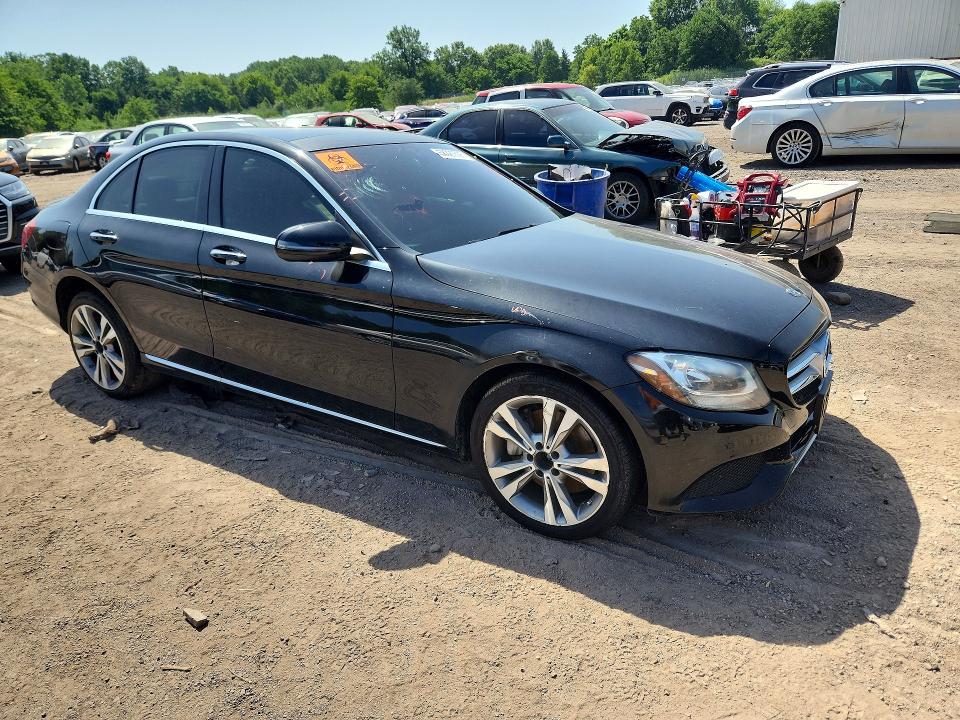 2018 Mercedes-benz C მანქანა იყიდება აუქციონზე, vin: 55SWF4KB1JU261573, აუქციონის ნომერი: 58327506