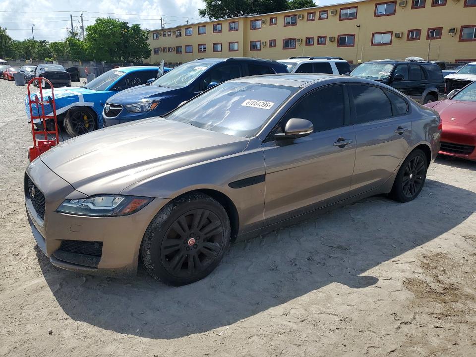 2017 Jaguar Xf მანქანა იყიდება აუქციონზე, vin: SAJBD4BV0HCY32964, აუქციონის ნომერი: 61854396