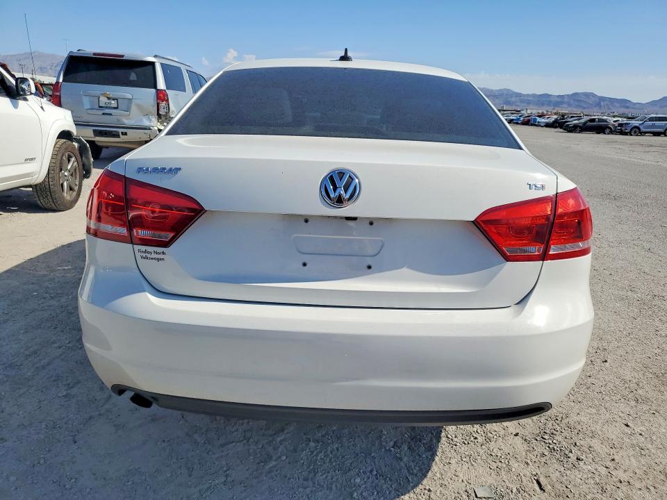 Продажа на аукционе авто 2015 Volkswagen Passat, vin: 1VWAT7A38FC109761, номер лота: 62122426
