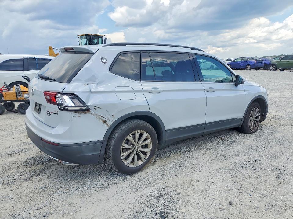 61139196 :رقم المزاد ، 3VV0B7AX5JM116017 vin ، 2018 Volkswagen Tiguan مزاد بيع