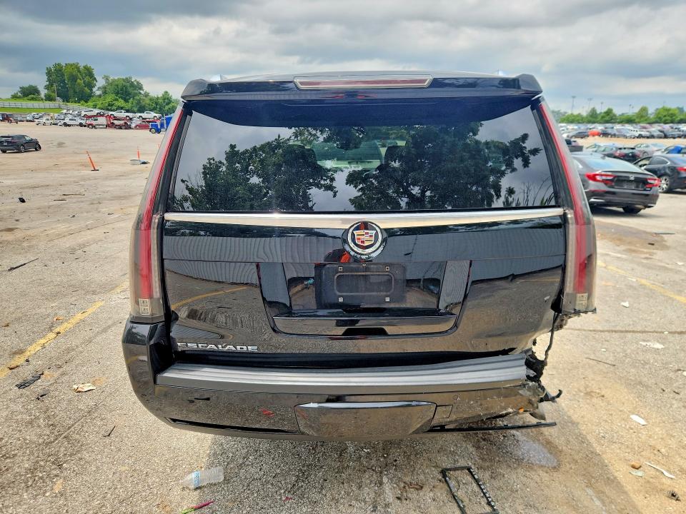 60680596 :رقم المزاد ، 1GYS3HKJ0FR250700 vin ، 2021 Cadillac Escalade مزاد بيع