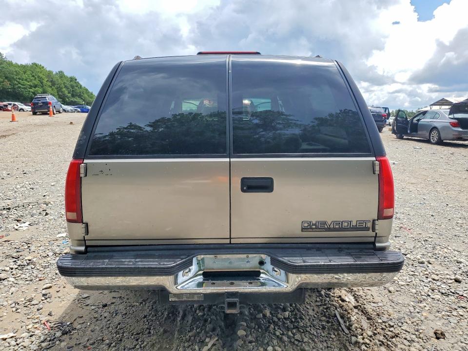 60824626 :رقم المزاد ، 3GNEC16RXXG135718 vin ، 1999 Chevrolet Suburban مزاد بيع