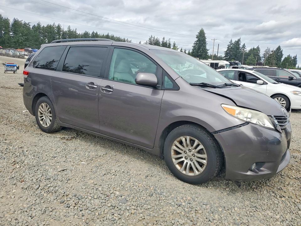 2011 Toyota Sienna მანქანა იყიდება აუქციონზე, vin: 5TDYK3DC1BS021250, აუქციონის ნომერი: 62302016
