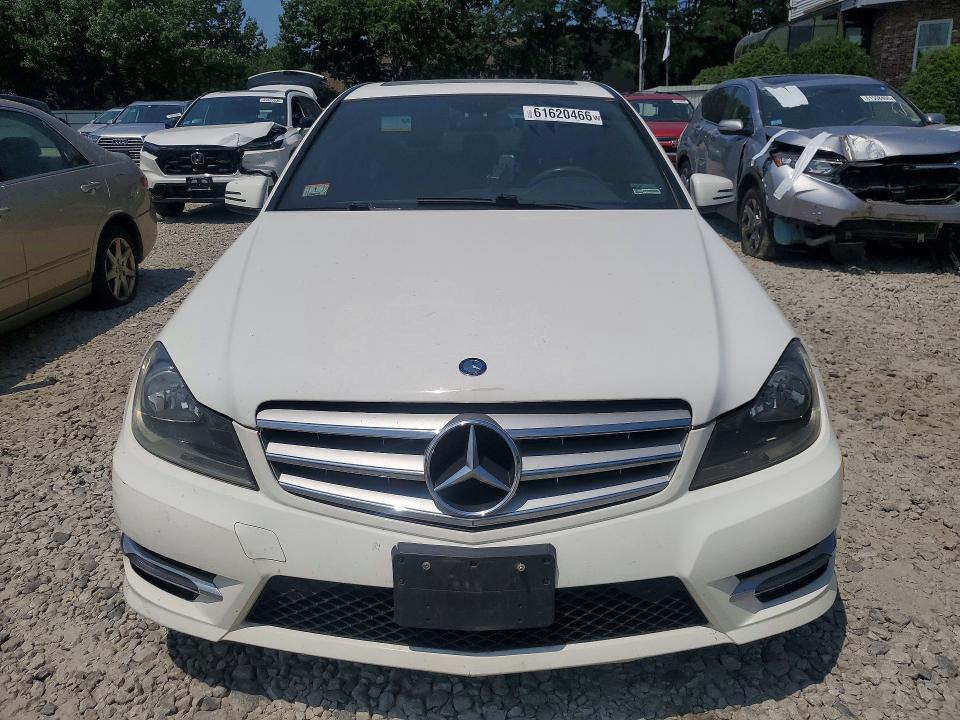 Продажа на аукционе авто 2013 Mercedes-benz C, vin: WDDGF8AB8DR296954, номер лота: 61620466