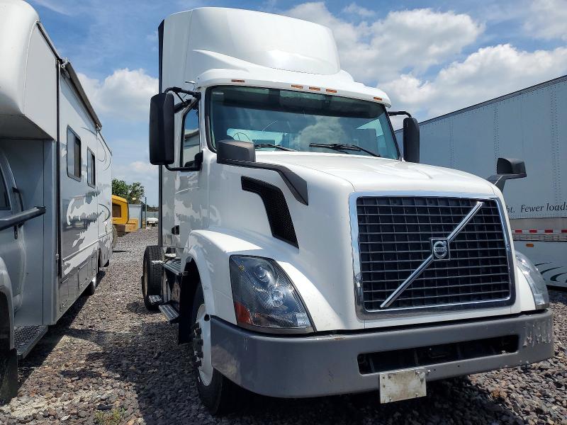Продаж на аукціоні авто 2017 Volvo Vnl, vin: 4V4N39TG2HN988220, номер лоту: 57910286