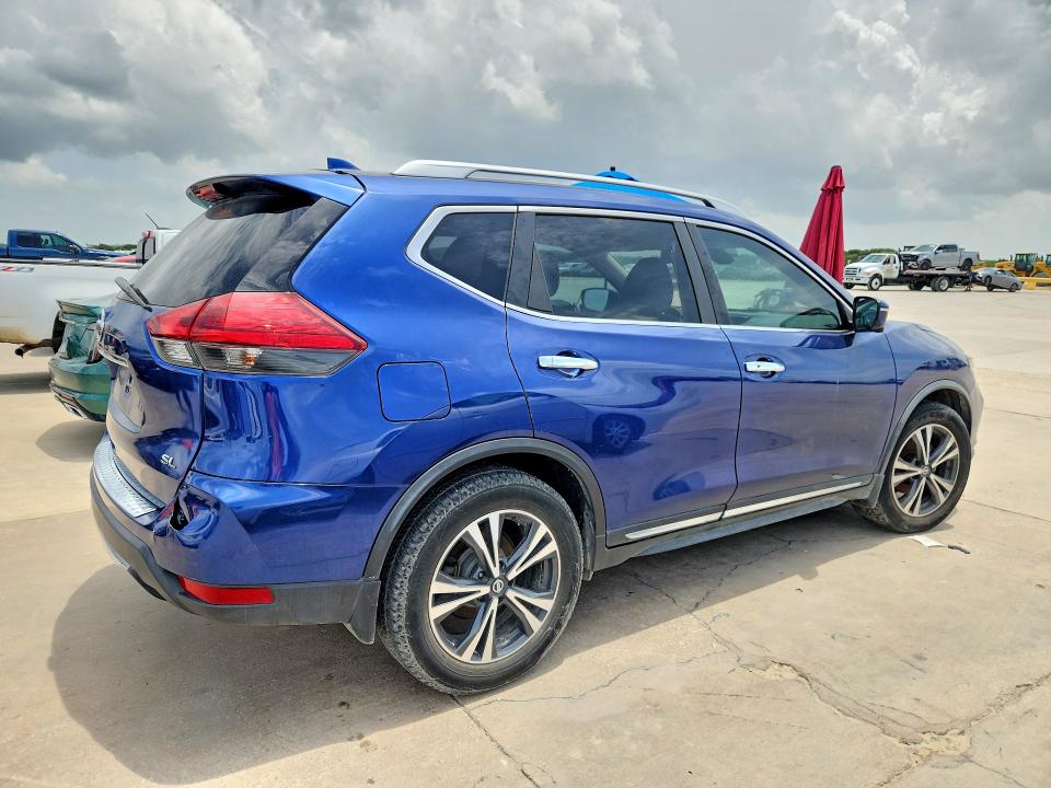 59404576 :رقم المزاد ، JN8AT2MT5HW140697 vin ، 2017 Nissan Rogue مزاد بيع