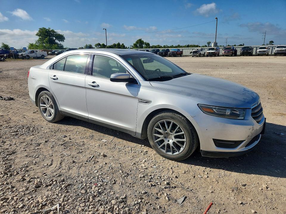 2015 Ford Taurus მანქანა იყიდება აუქციონზე, vin: 1FAHP2E89FG114092, აუქციონის ნომერი: 62880316