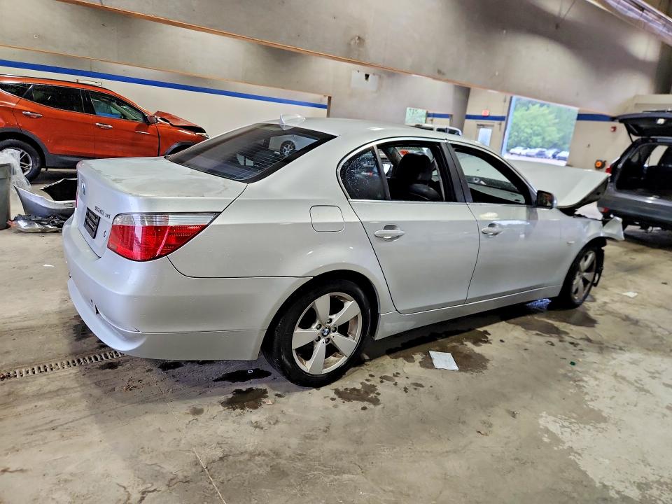 Продажа на аукционе авто 2007 Bmw 530, vin: WBANF73587CU25153, номер лота: 61732596