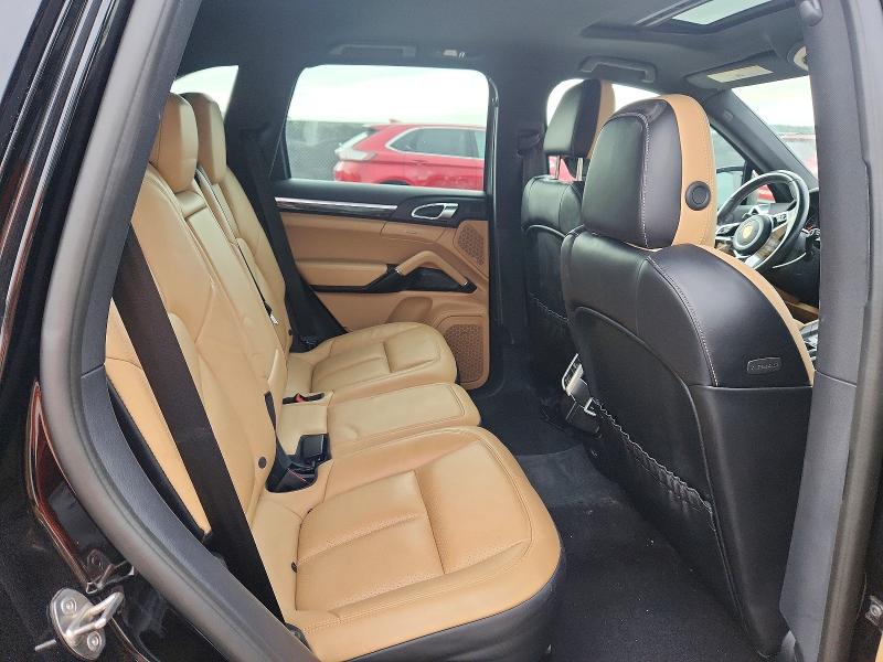 62057136 :رقم المزاد ، WP1AA2A28JKA01995 vin ، 2018 Porsche Cayenne مزاد بيع