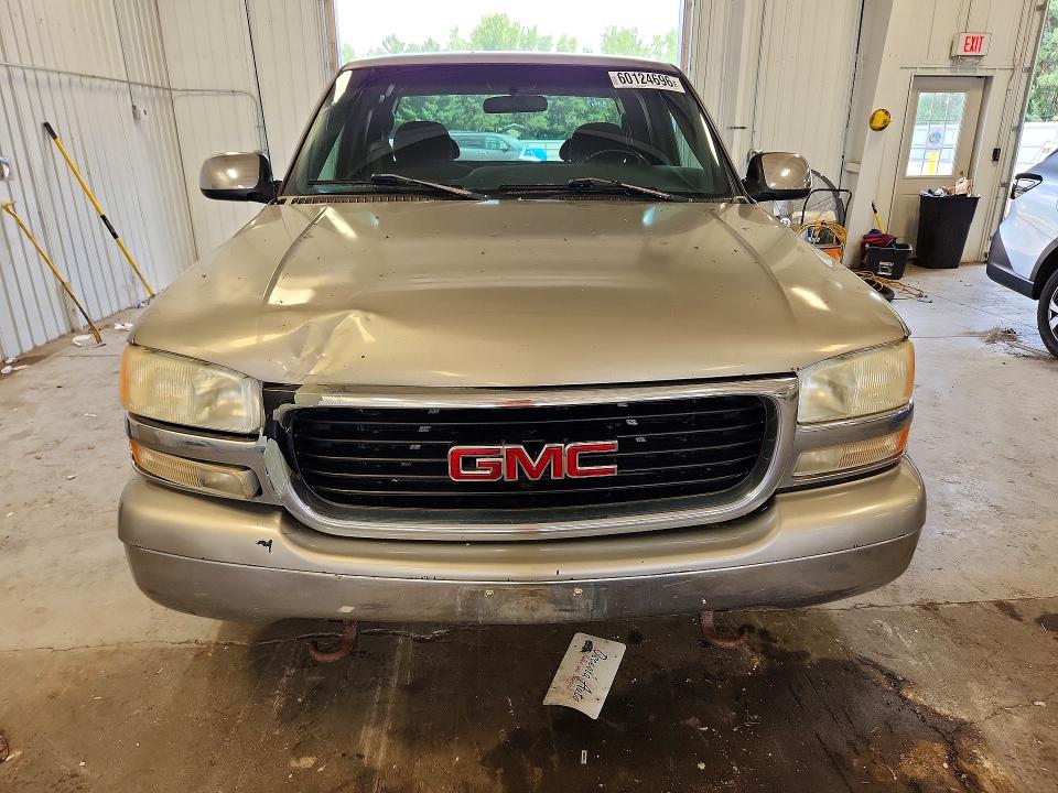 60124696 :رقم المزاد ، 1GTEC19T3YZ170120 vin ، 2000 Gmc New Sierra مزاد بيع