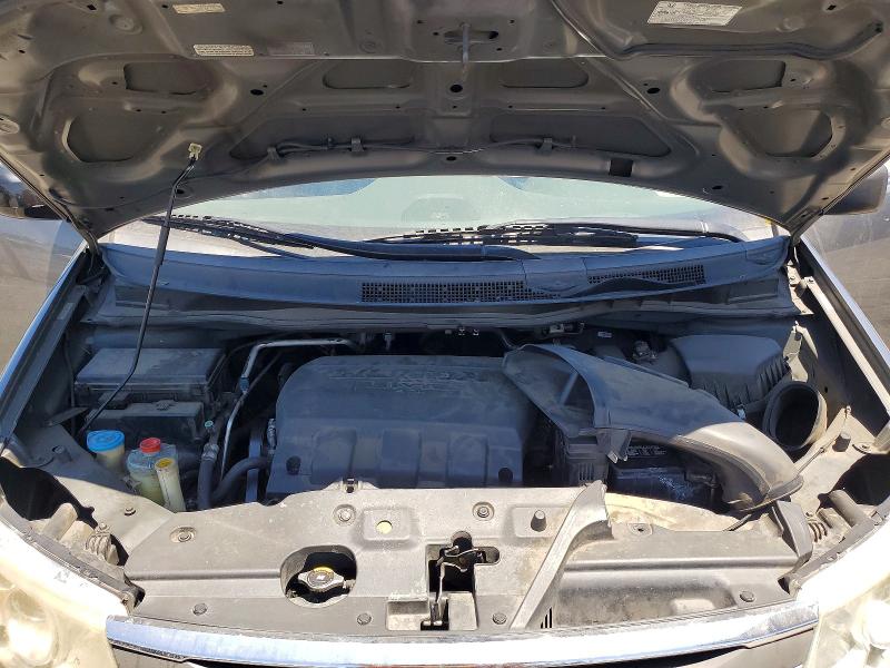60501796 :رقم المزاد ، 5FNRL5H63BB085358 vin ، 2011 Honda Odyssey مزاد بيع
