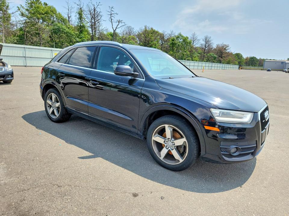 2015 Audi Q3 მანქანა იყიდება აუქციონზე, vin: WA1GFCFS1FR013300, აუქციონის ნომერი: 62810926