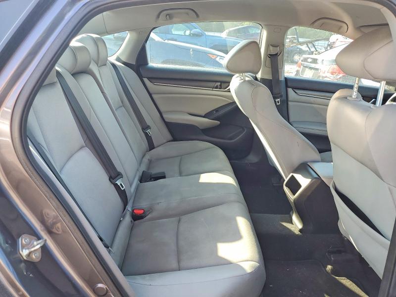60218306 :رقم المزاد ، 1HGCV1F11KA058394 vin ، 2019 Honda Accord مزاد بيع