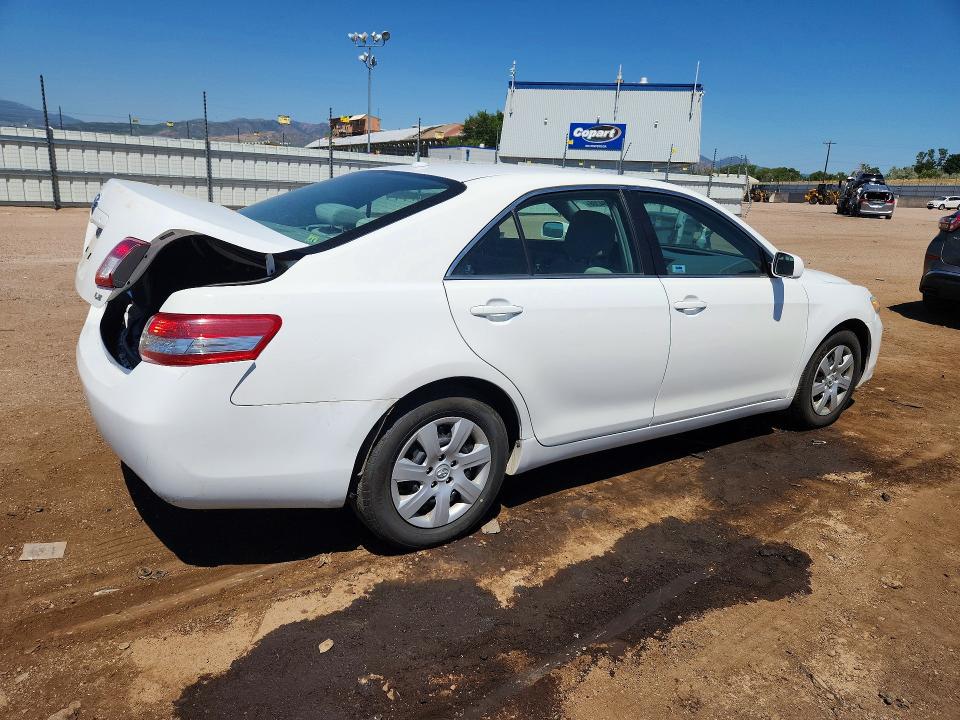 60884206 :رقم المزاد ، 4T1BF3EK7AU570084 vin ، 2010 Toyota Camry مزاد بيع