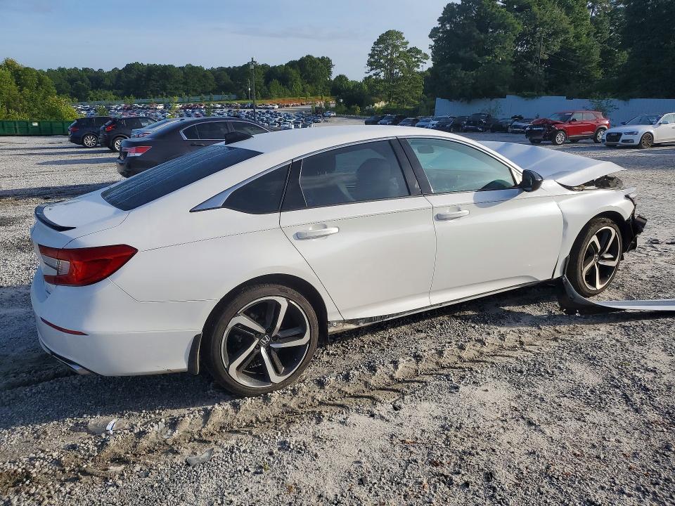 61998256 :رقم المزاد ، 1HGCV1F3XNA050784 vin ، 2022 Honda Accord مزاد بيع