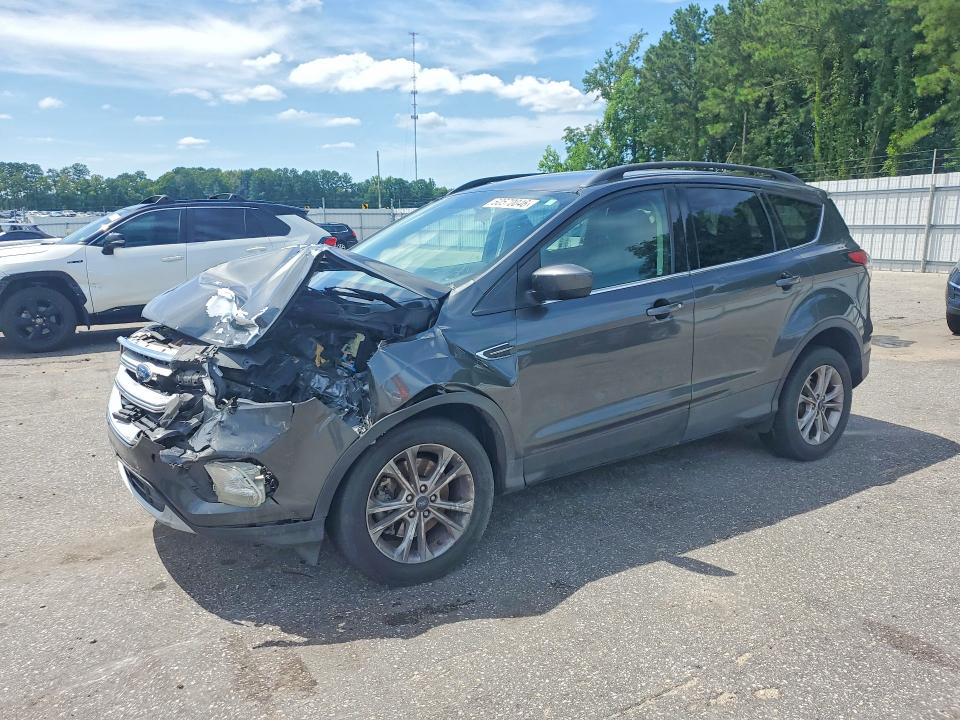 60570046 :رقم المزاد ، 1FMCU9GD3JUD33748 vin ، 2018 Ford Escape مزاد بيع