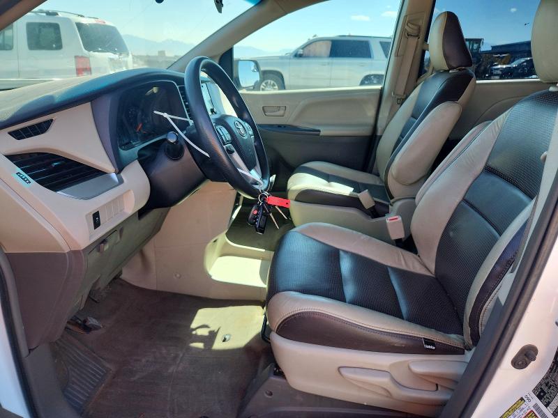 62540566 :رقم المزاد ، 5TDZZ3DC3HS864343 vin ، 2017 Toyota Sienna مزاد بيع