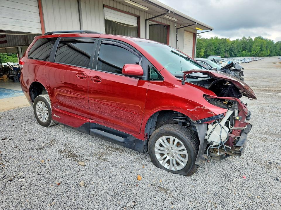 61295096 :رقم المزاد ، 5TDYK3DC5ES455935 vin ، 2014 Toyota Sienna مزاد بيع