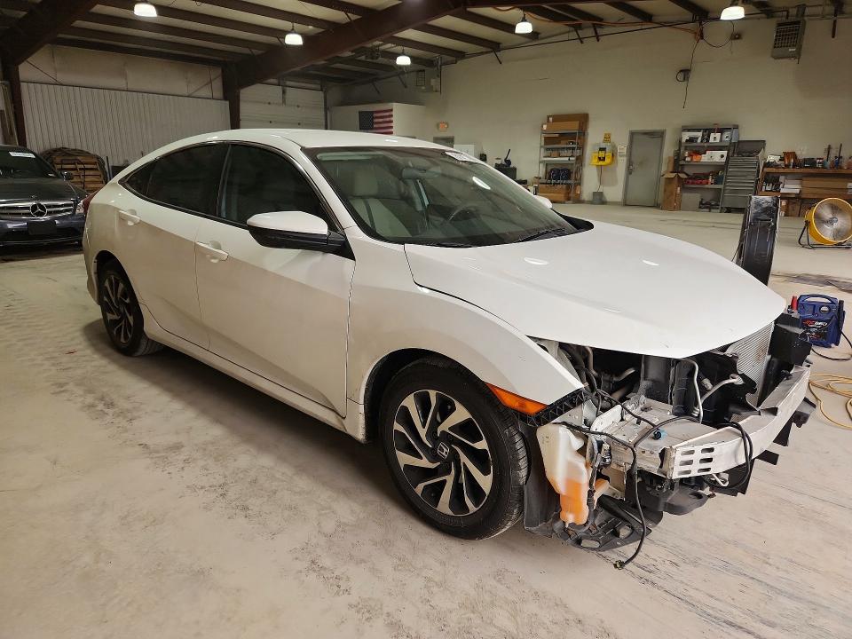 Продаж на аукціоні авто 2018 Honda Civic, vin: 2HGFC2F56JH504521, номер лоту: 61556306