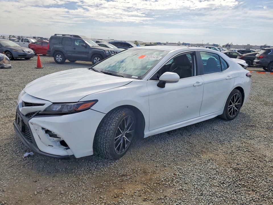 2024 Toyota Camry მანქანა იყიდება აუქციონზე, vin: 4T1G11AKXRU860037, აუქციონის ნომერი: 62355436