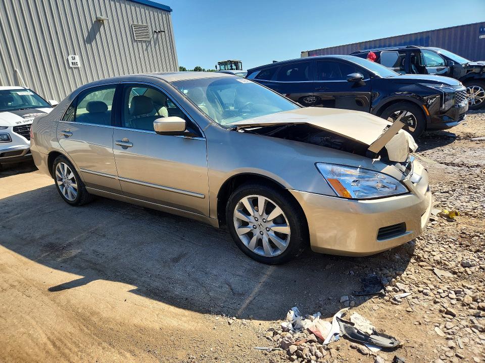 62984666 :رقم المزاد ، 1HGCM66517A040844 vin ، 2007 Honda Accord مزاد بيع