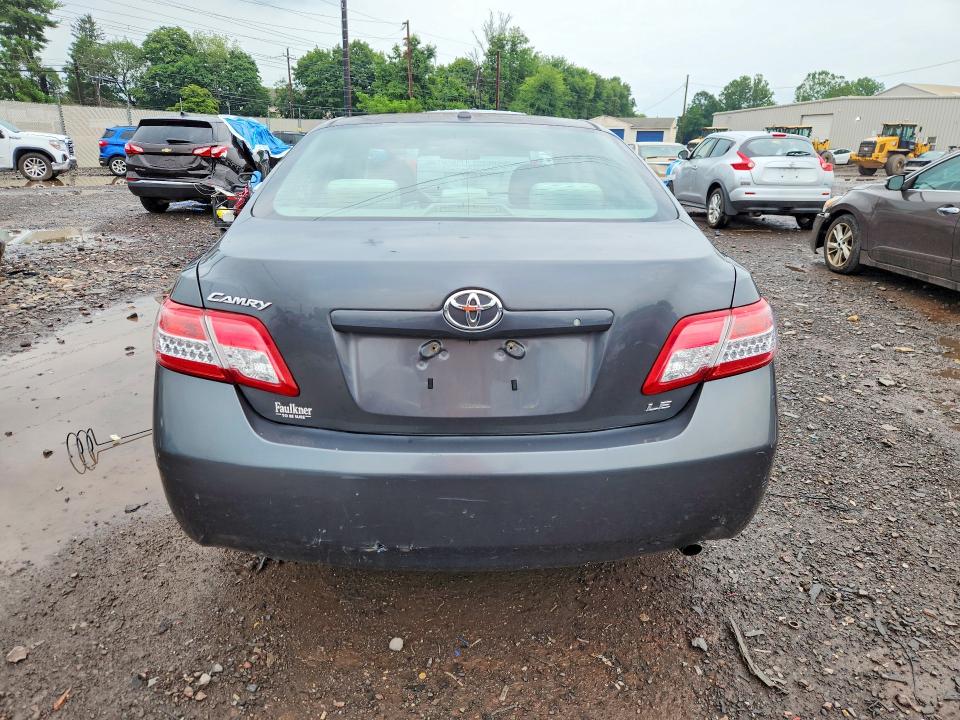 2011 Toyota Camry მანქანა იყიდება აუქციონზე, vin: 4T1BF3EK2BU670417, აუქციონის ნომერი: 61529676