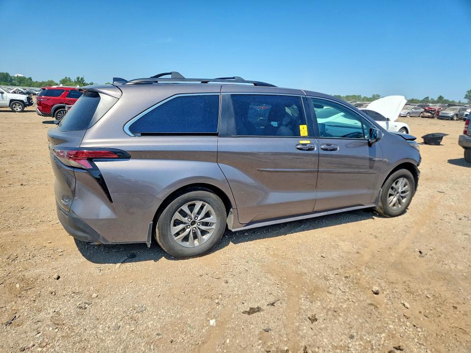 60684716 :رقم المزاد ، 5TDKSKFC0NS054712 vin ، 2022 Toyota Sienna مزاد بيع