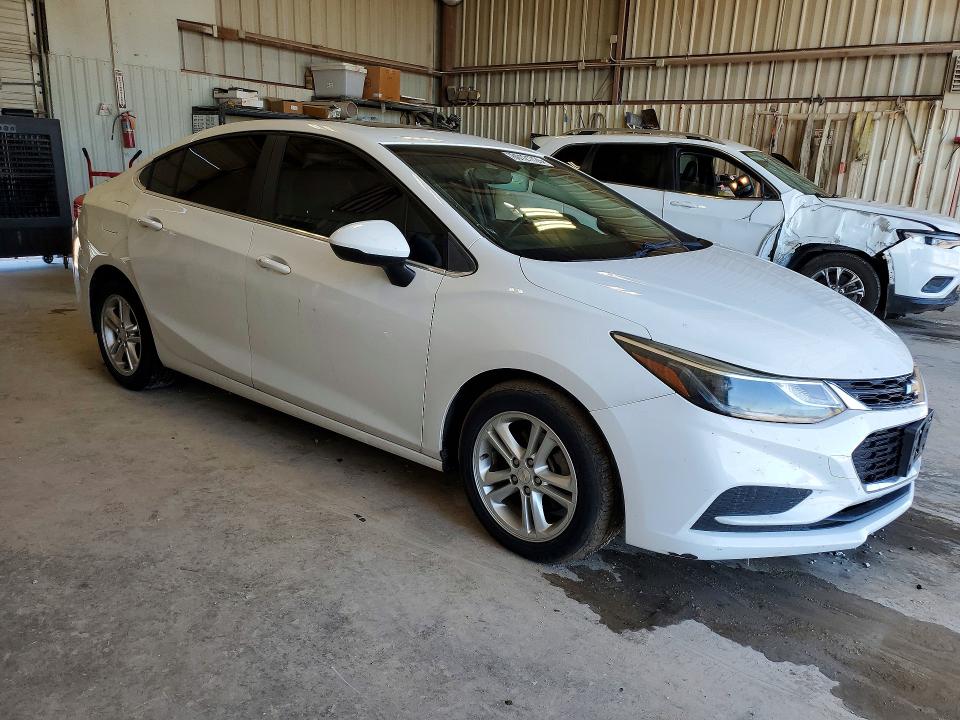 60121726 :رقم المزاد ، 1G1BE5SMXG7238181 vin ، 2016 Chevrolet Cruze مزاد بيع