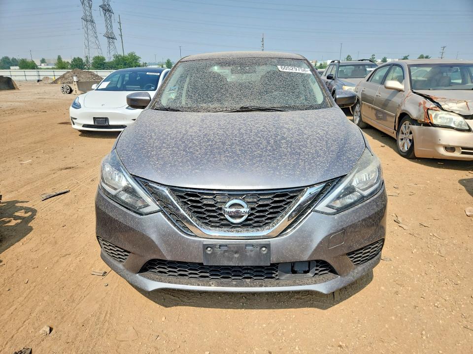 60529756 :رقم المزاد ، 3N1AB7AP1JL663765 vin ، 2018 Nissan Sentra مزاد بيع