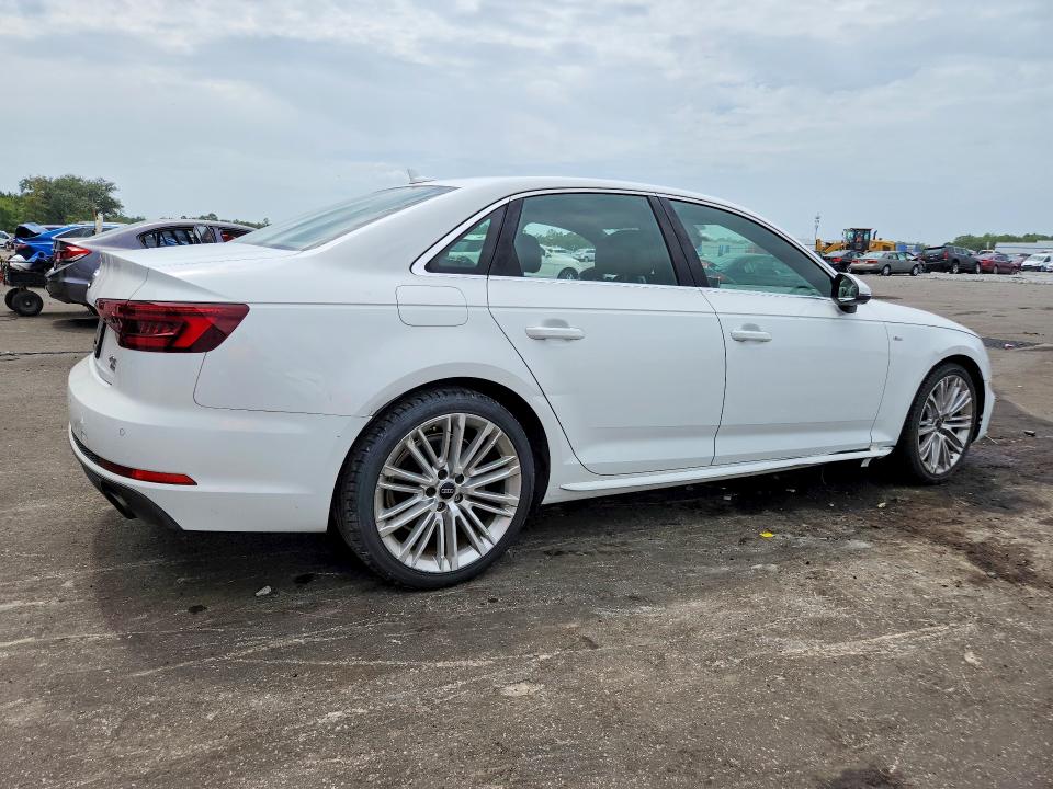 59897926 :رقم المزاد ، WAUMMAF43JA152840 vin ، 2018 Audi A4 مزاد بيع