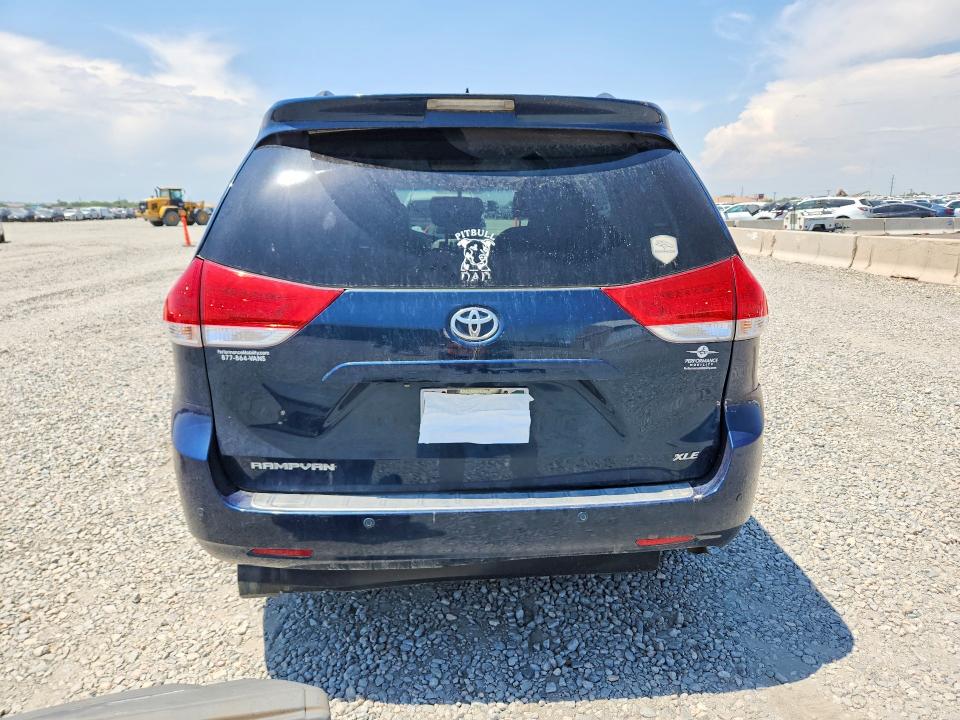2012 Toyota Sienna მანქანა იყიდება აუქციონზე, vin: 5TDYK3DC6CS240187, აუქციონის ნომერი: 62237536