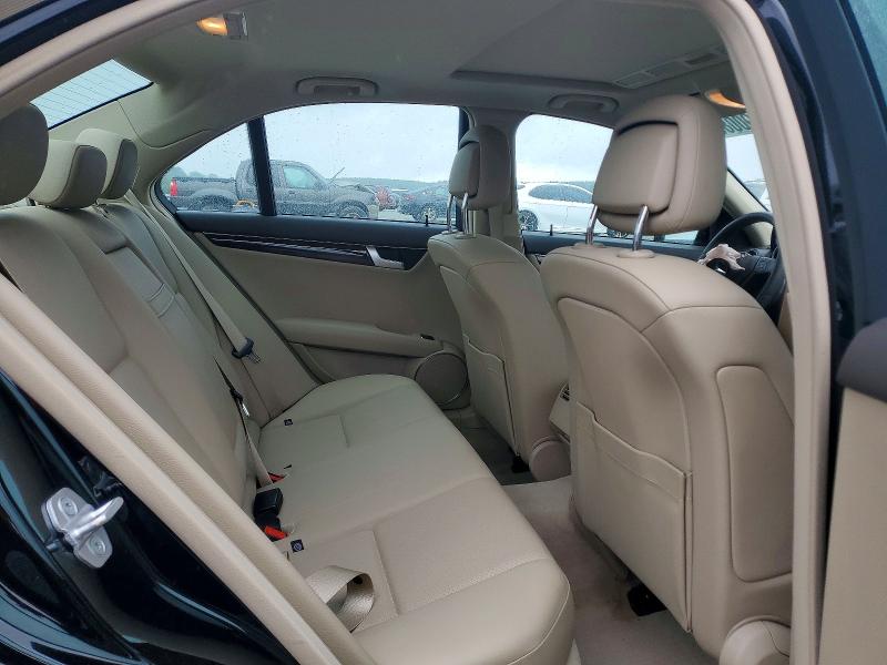 Продаж на аукціоні авто 2012 Mercedes-benz C, vin: WDDGF8BBXCA692055, номер лоту: 60990086