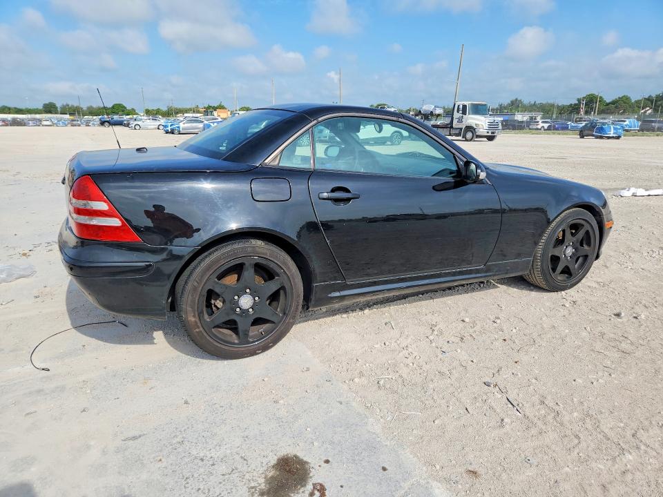 Aukcja sprzedaży 2001 Mercedes-benz Slk, vin: WDBKK65F21F172126, numer aukcji: 62489026