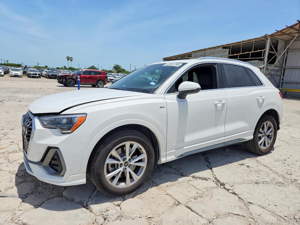 62005766 :رقم المزاد ، WA1DECF35N1113217 vin ، 2022 Audi Q3 مزاد بيع