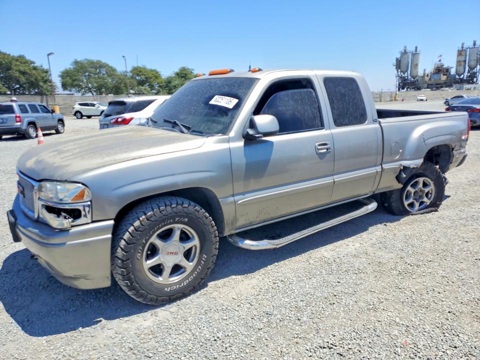 63251106 :رقم المزاد ، 2GTFK69U721321277 vin ، 2002 Gmc Sierra مزاد بيع