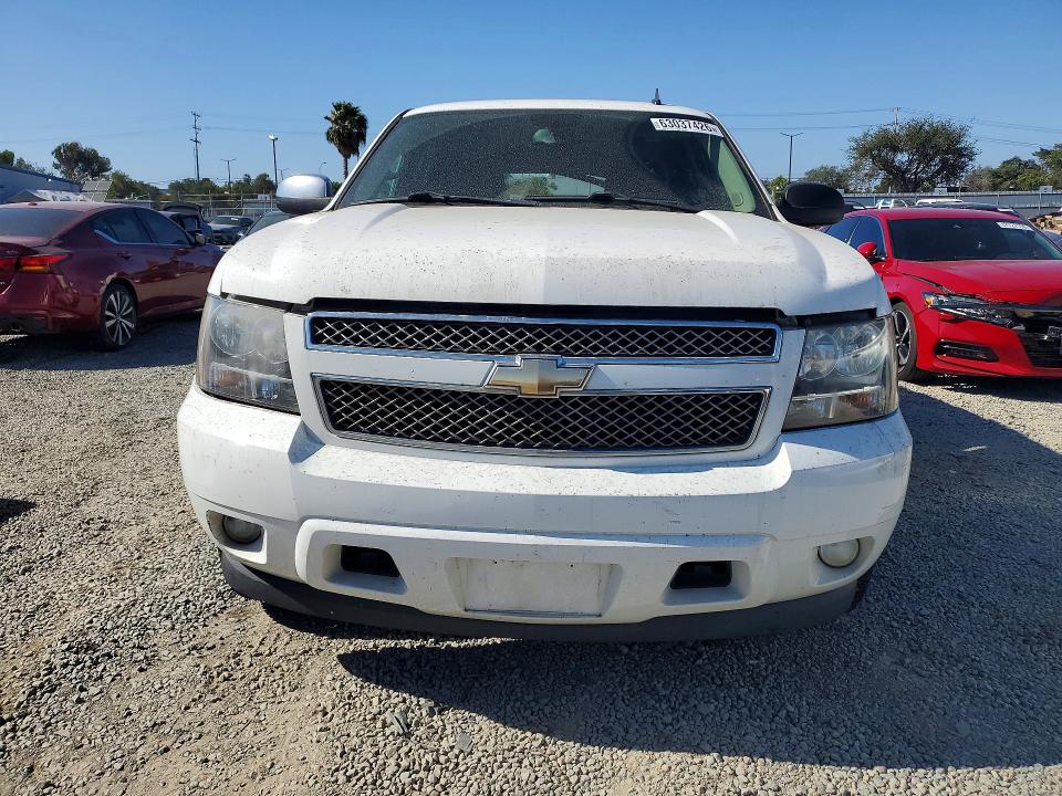 63037426 :رقم المزاد ، 1GNSCAE01BR316155 vin ، 2011 Chevrolet Tahoe مزاد بيع