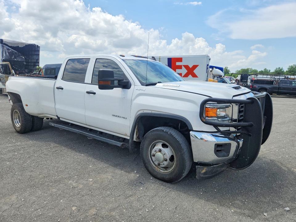 61111016 :رقم المزاد ، 1GT42VCY8JF276175 vin ، 2018 Gmc Sierra مزاد بيع
