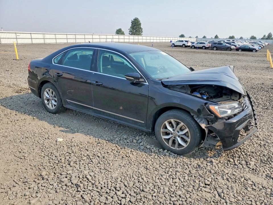 62521336 :رقم المزاد ، 1VWAS7A39GC007261 vin ، 2016 Volkswagen Passat مزاد بيع